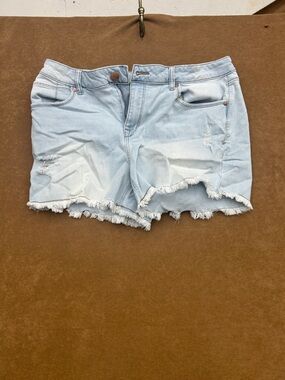 1822 Denim Light Blue Frayed Hem Distressed Jean Shorts
